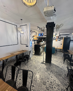 Cafe 43 dining and ambience