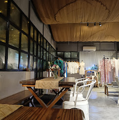 Poochki Table food and plating