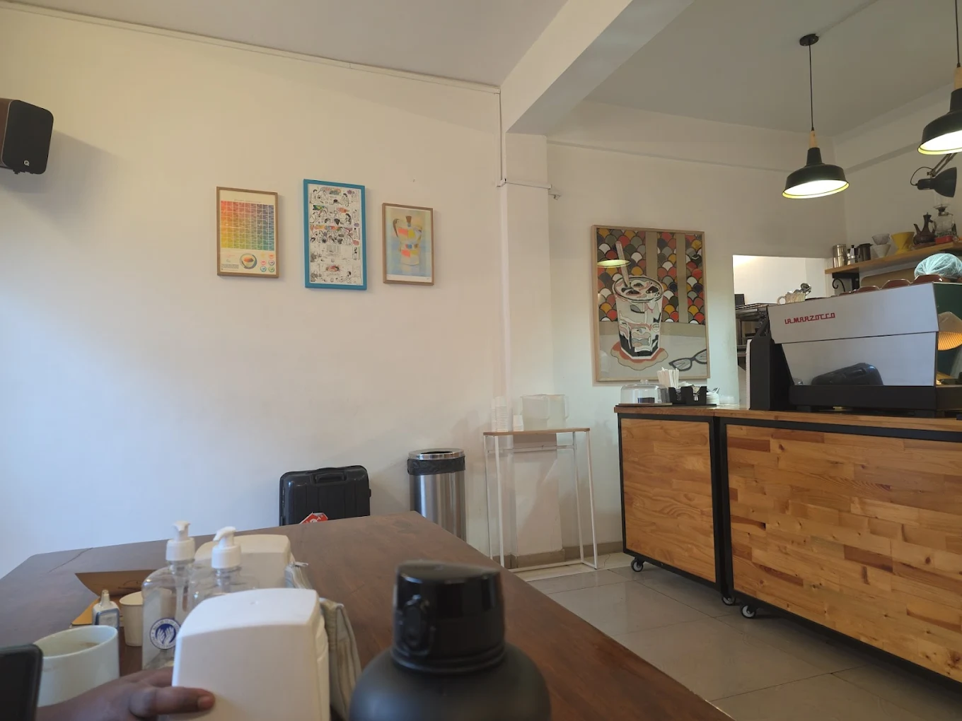 Shack Coffee espresso being pulled — Siri Blend